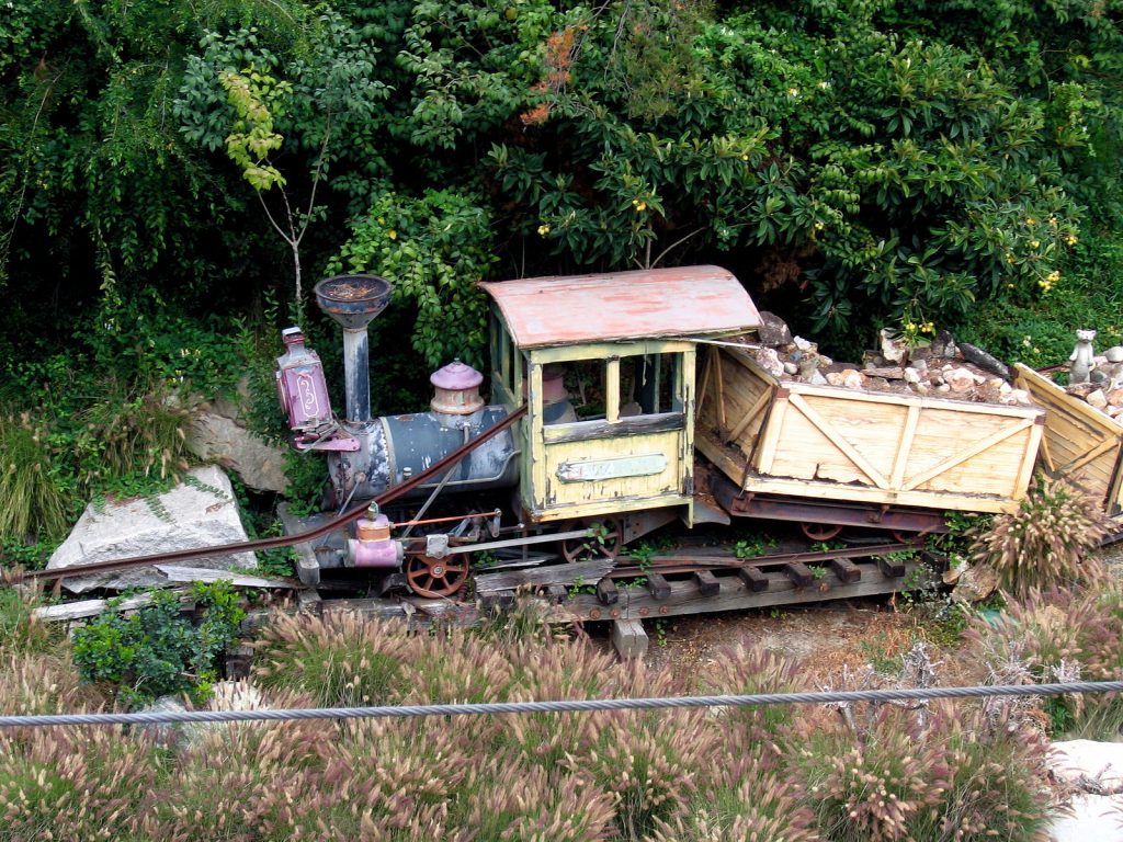 Tren de la mina Rainbow Caverns en Disneyland