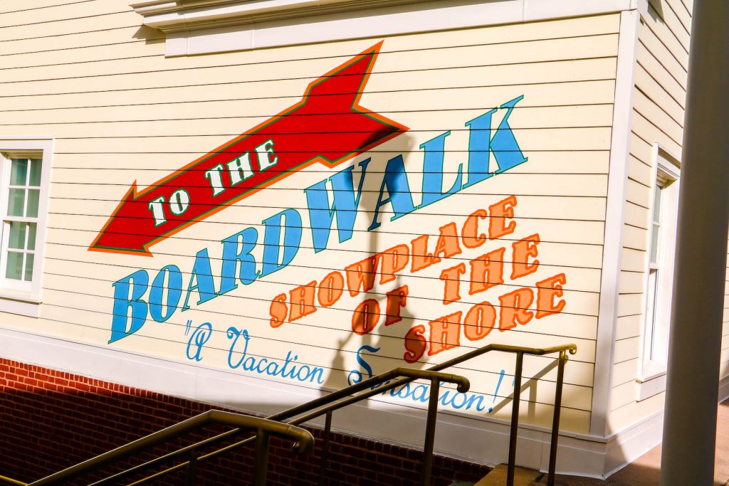 To the Boardwalk sign - showplace of the short