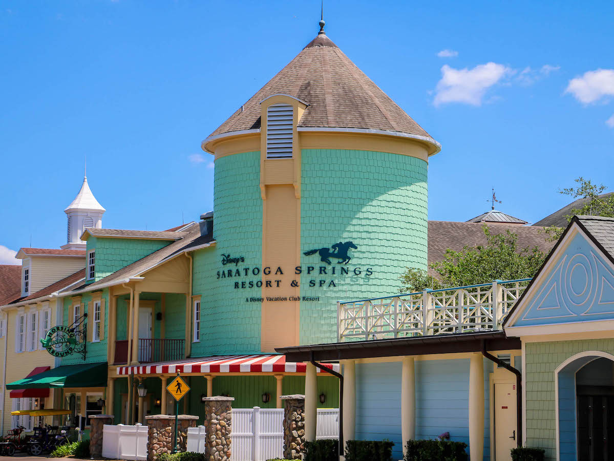 Villas en el paseo marítimo