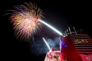 Línea de cruceros de fuegos artificiales de Disney