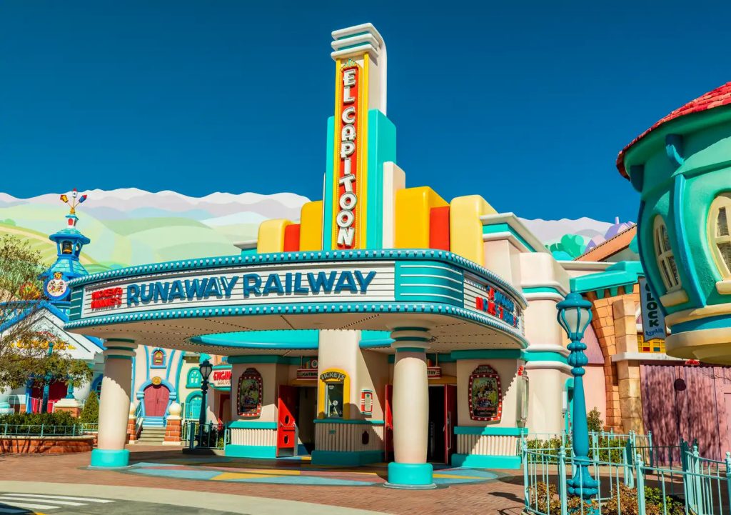 Mickey & Minnie’s Runaway Railway in Disneyland Park – Exterior