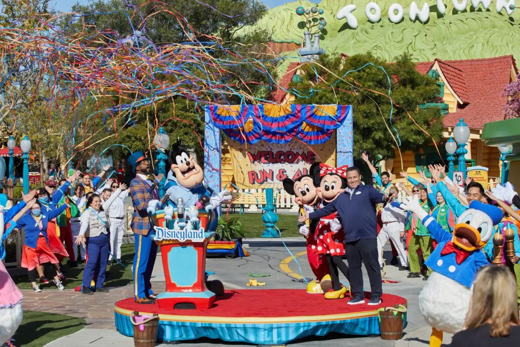 Mickey's Toontown en Disneyland Park – Ceremonia de inauguración de Disneyland Resort