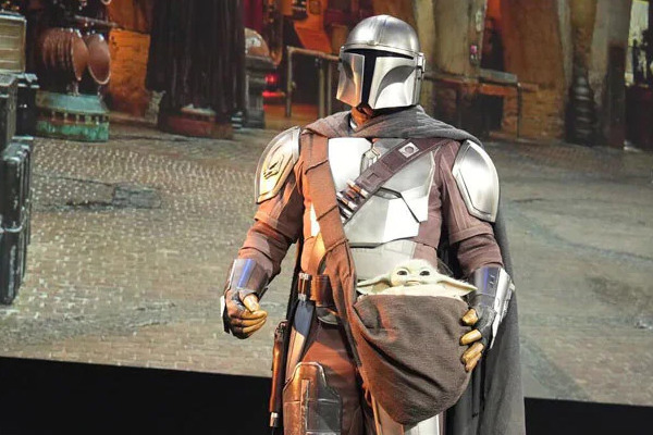 the mandalorian character costume