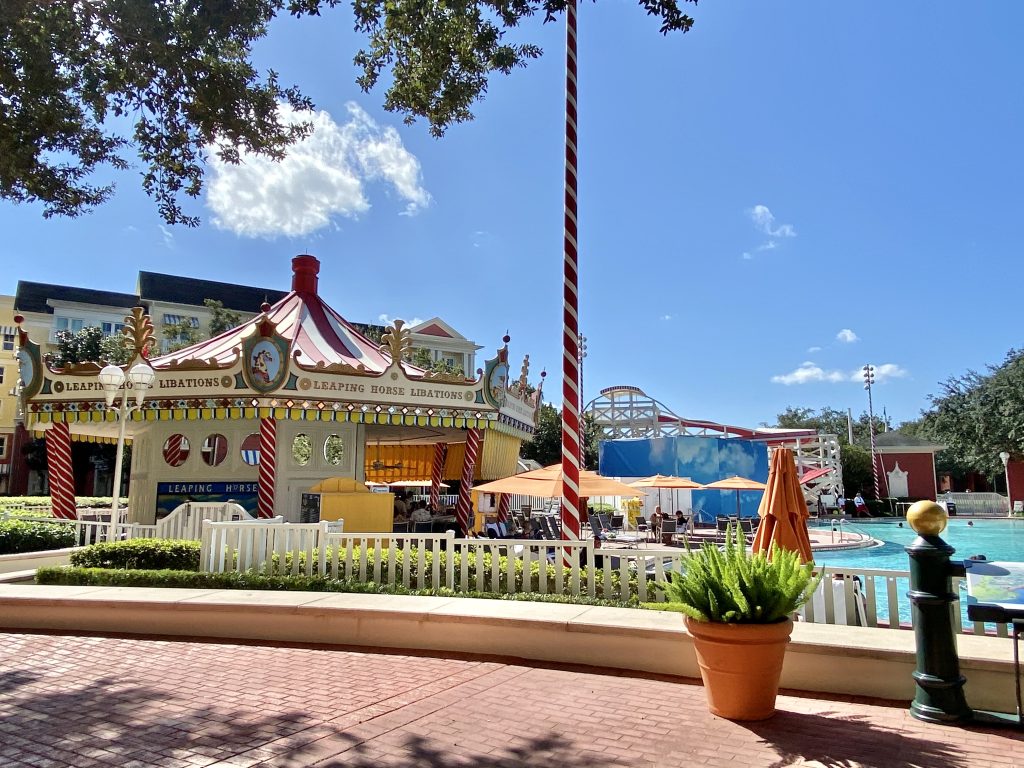 Piscina del paseo marítimo de Disney