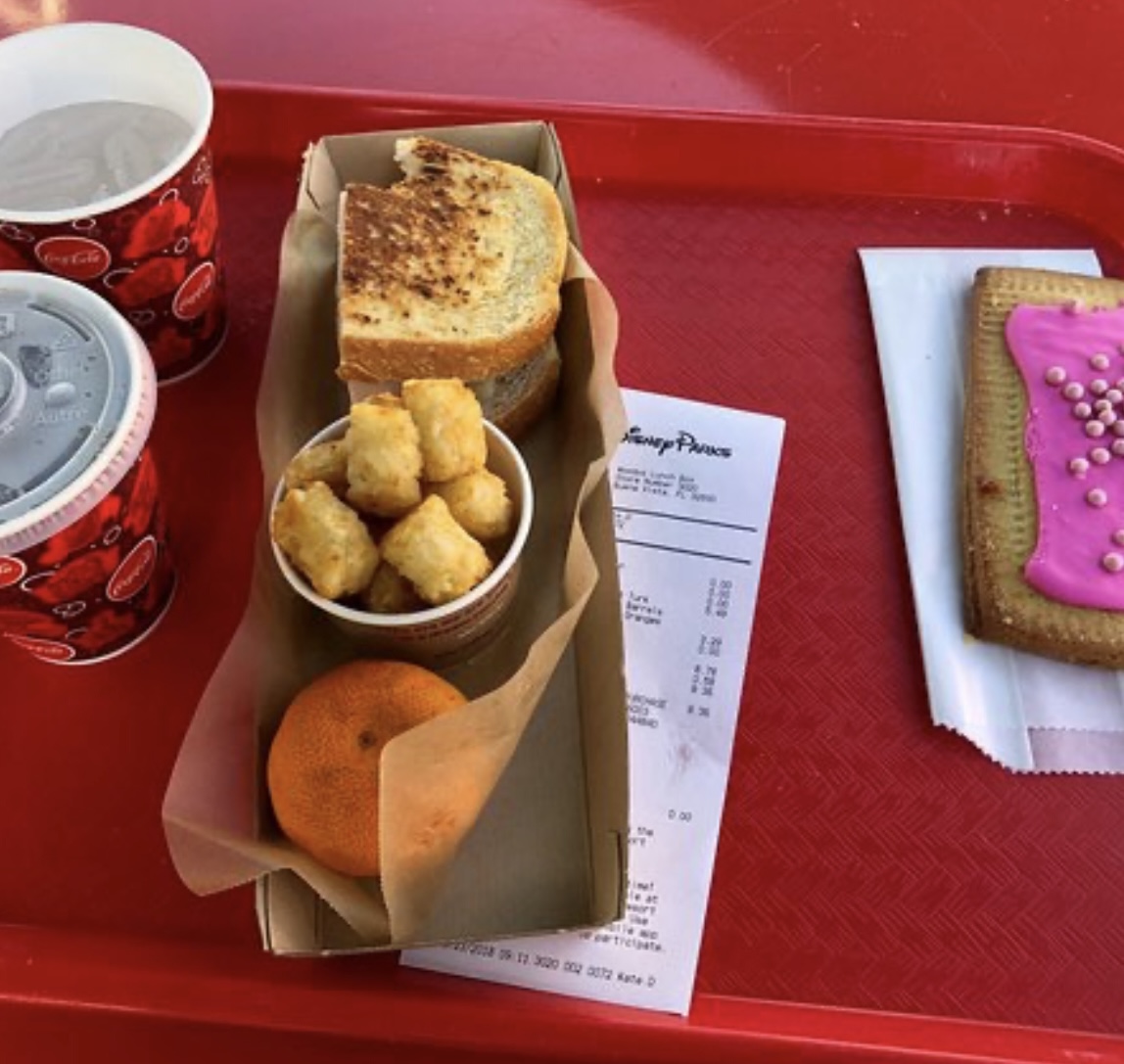 Woody's Lunch Box Lunch Dining Review - DVC Shop