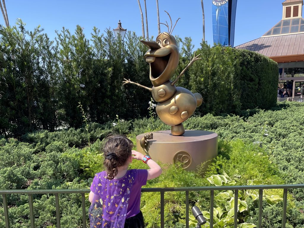 Disney Olaf Statue
