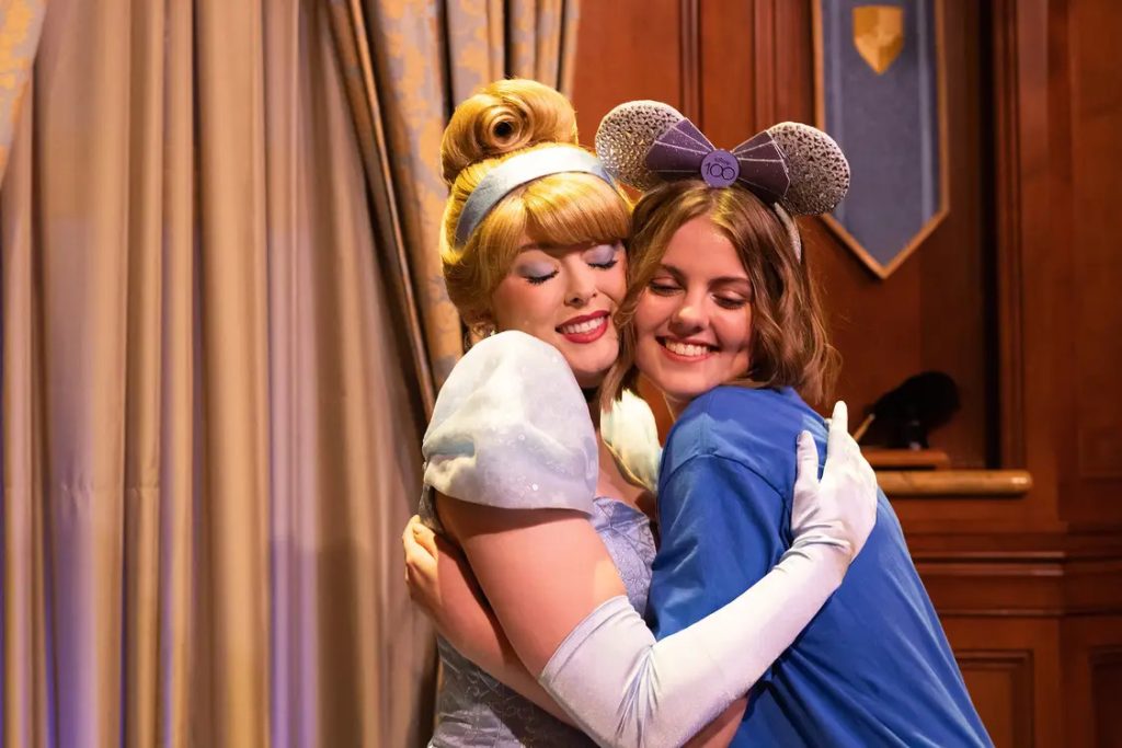 Mikayla meeting Cinderella - Make-A-Wish