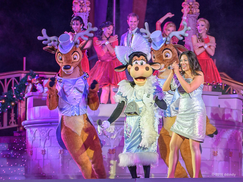 Espectáculo escénico de celebración más alegre de Mickey