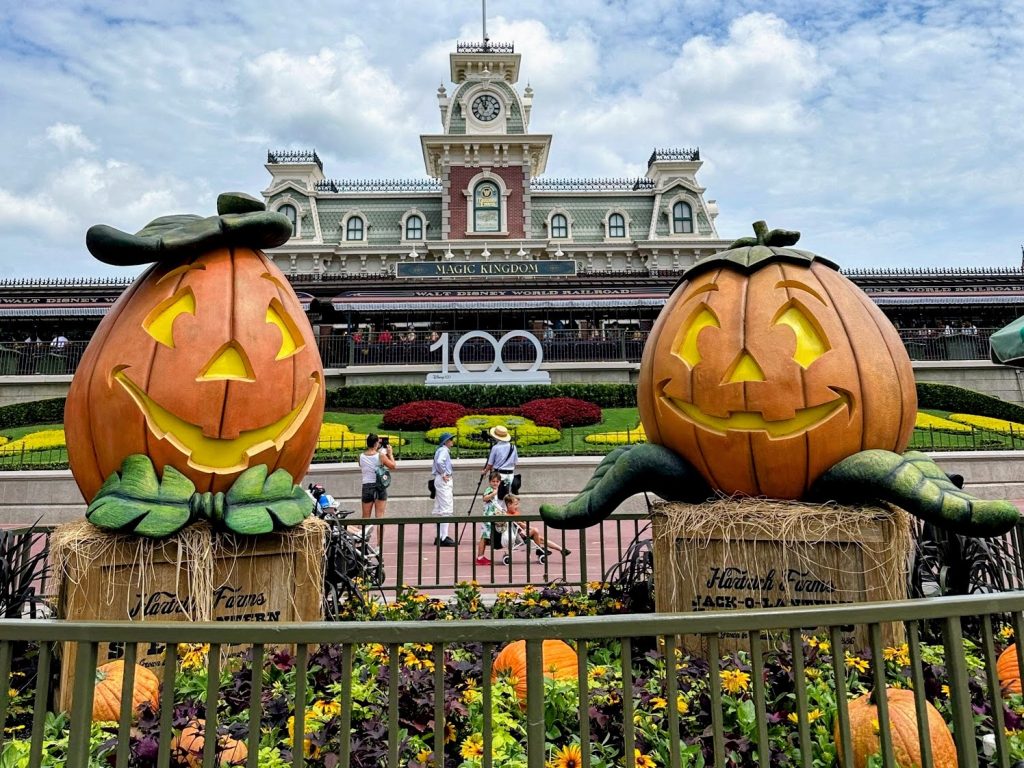 Halloween decor has arrived at the Magic Kingdom