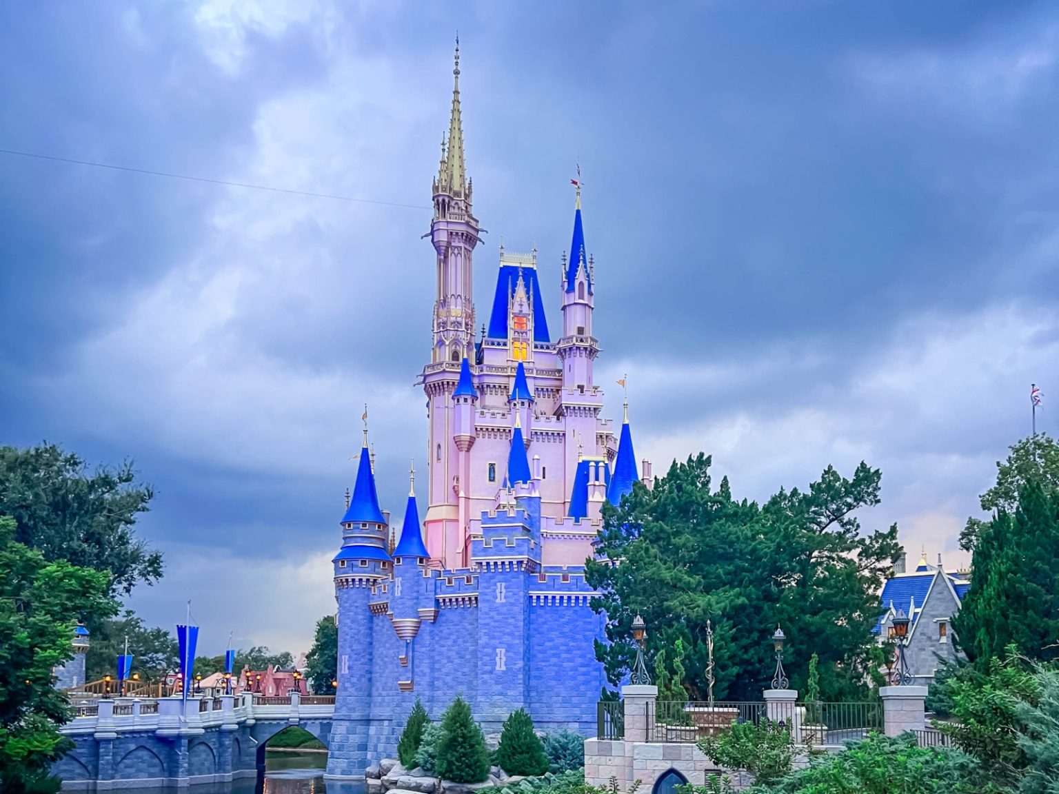 Where To Go When It Rains At Magic Kingdom DVC Shop