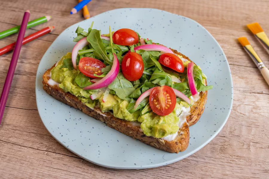 Tostadas de aguacate de The Artist's Palette en Saratoga Springs