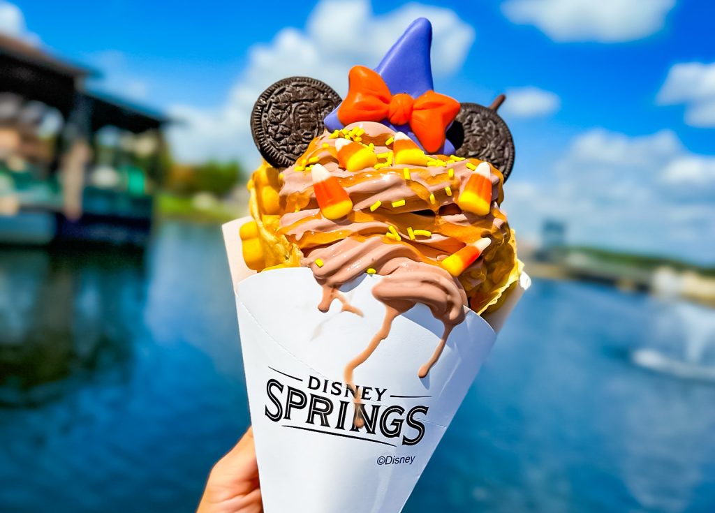 Minnie's Waffle Sundae, photo by DisneyForFoodies