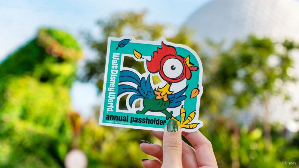 Hei Hei Annual Passholder Magnet