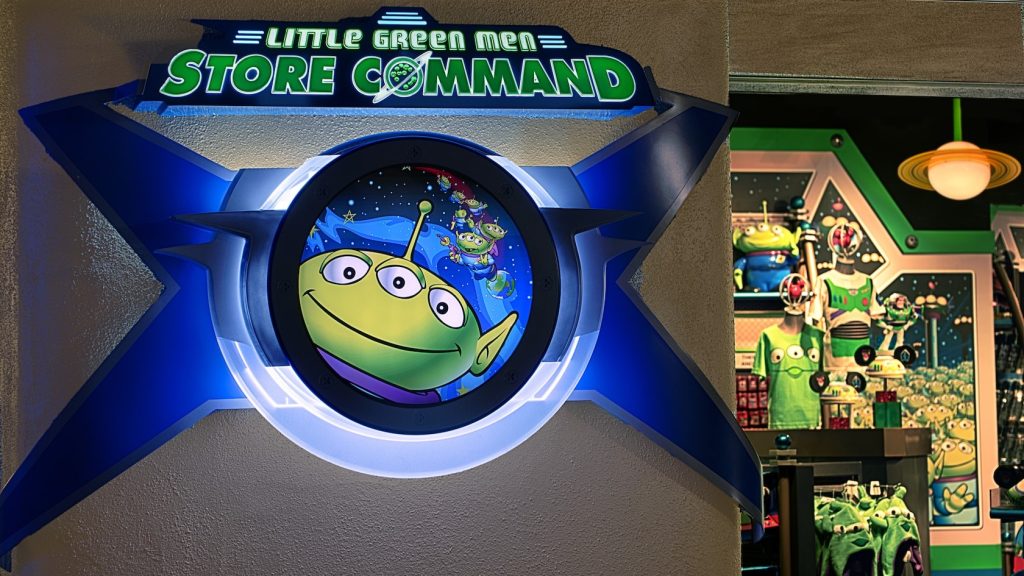 Little Green Men Store Command