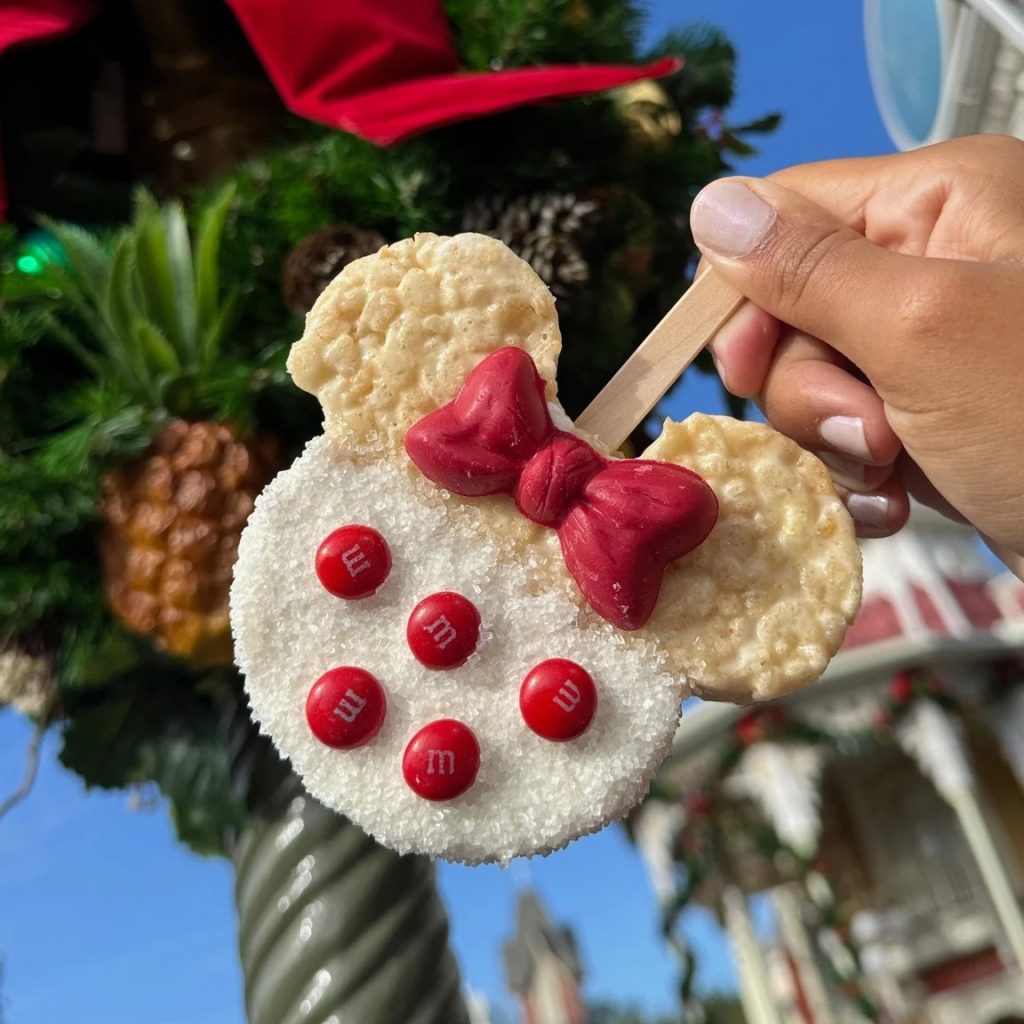 Main-Street-Confectionery-Magic-Kingdom-Minnie