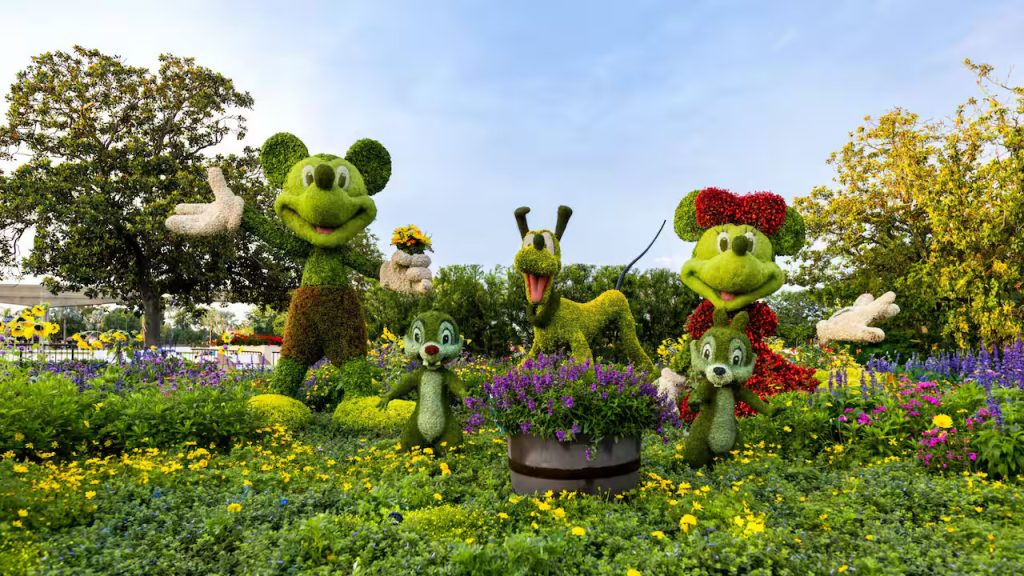 Mickey Mouse, Minnie Mouse, Pluto and Chip 'n' Dale Topiary