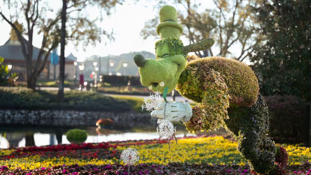 Goofy topiary