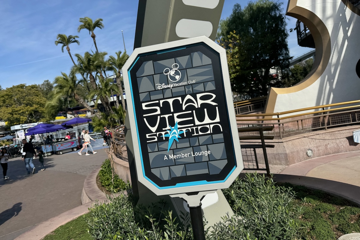 Star-View-Station-Disneyland-Sign