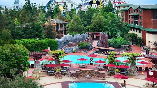 grand-californian-pool-16x9