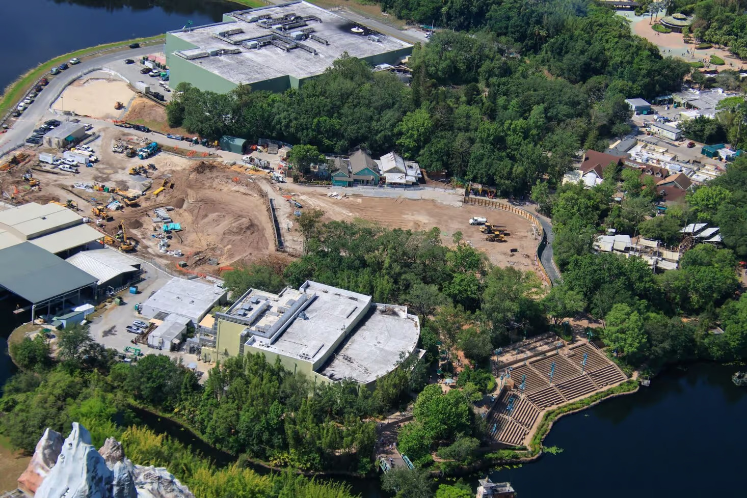 encanto-tropical-americas-construction-aerial-may-2025-3-2048x1366