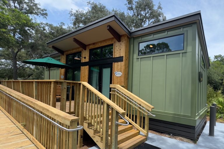Cabins-at-Disneys-Fort-Wilderness-Exterior-1