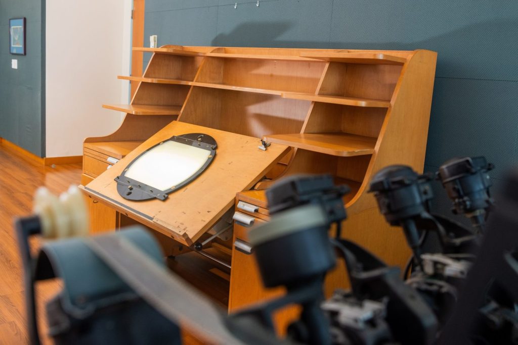 Disney-Animation-Desk-at-Feature-Animation-Florida-1620x1080