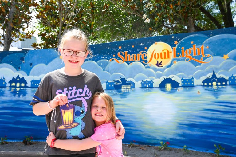 give-kids-world-village-share-light-lantern-1-2