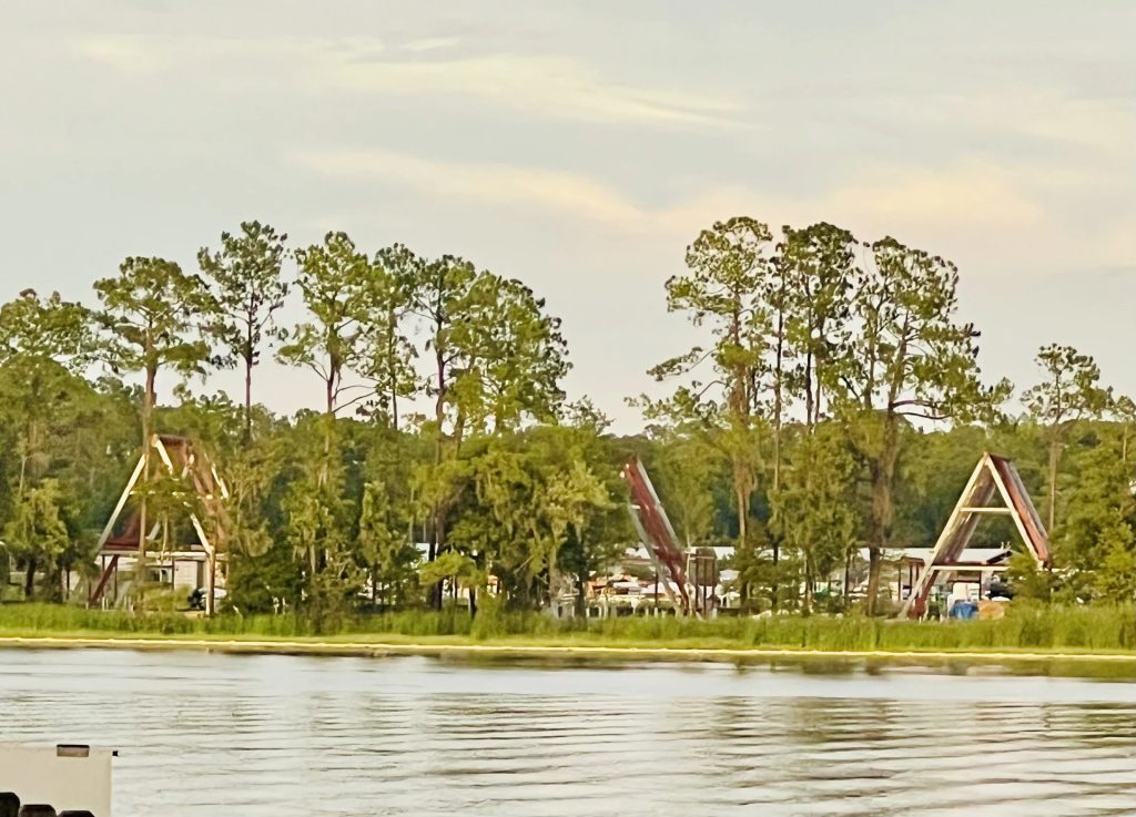 Lakeshore-Lodge-1