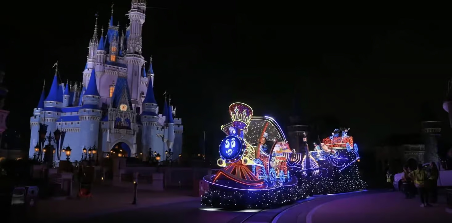 disney-starlight-finale-float-whimsy-2-2048x1013