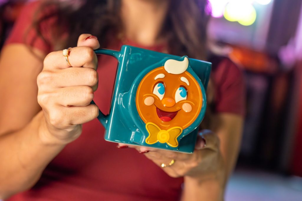2025-Jollywood-Nights-Ollie-Mug-1620x1080