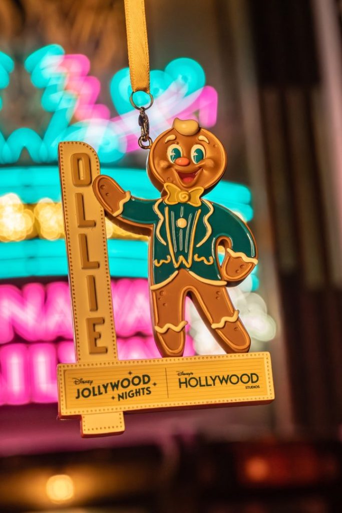 Jollywood-Nights-2025-Ollie-Ornament-720x1080