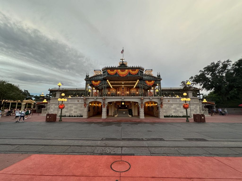 WDW-Mk-Train-Station-Reopens4-1