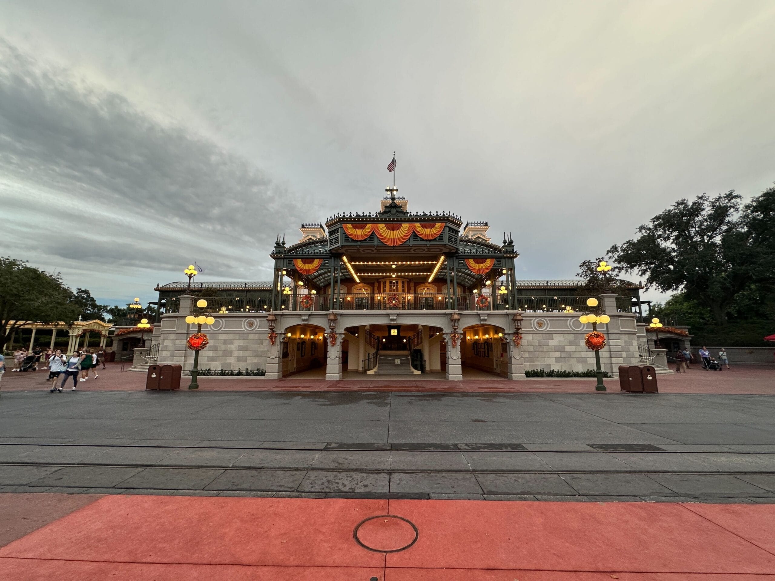 WDW-Mk-Train-Station-Reopens4-1