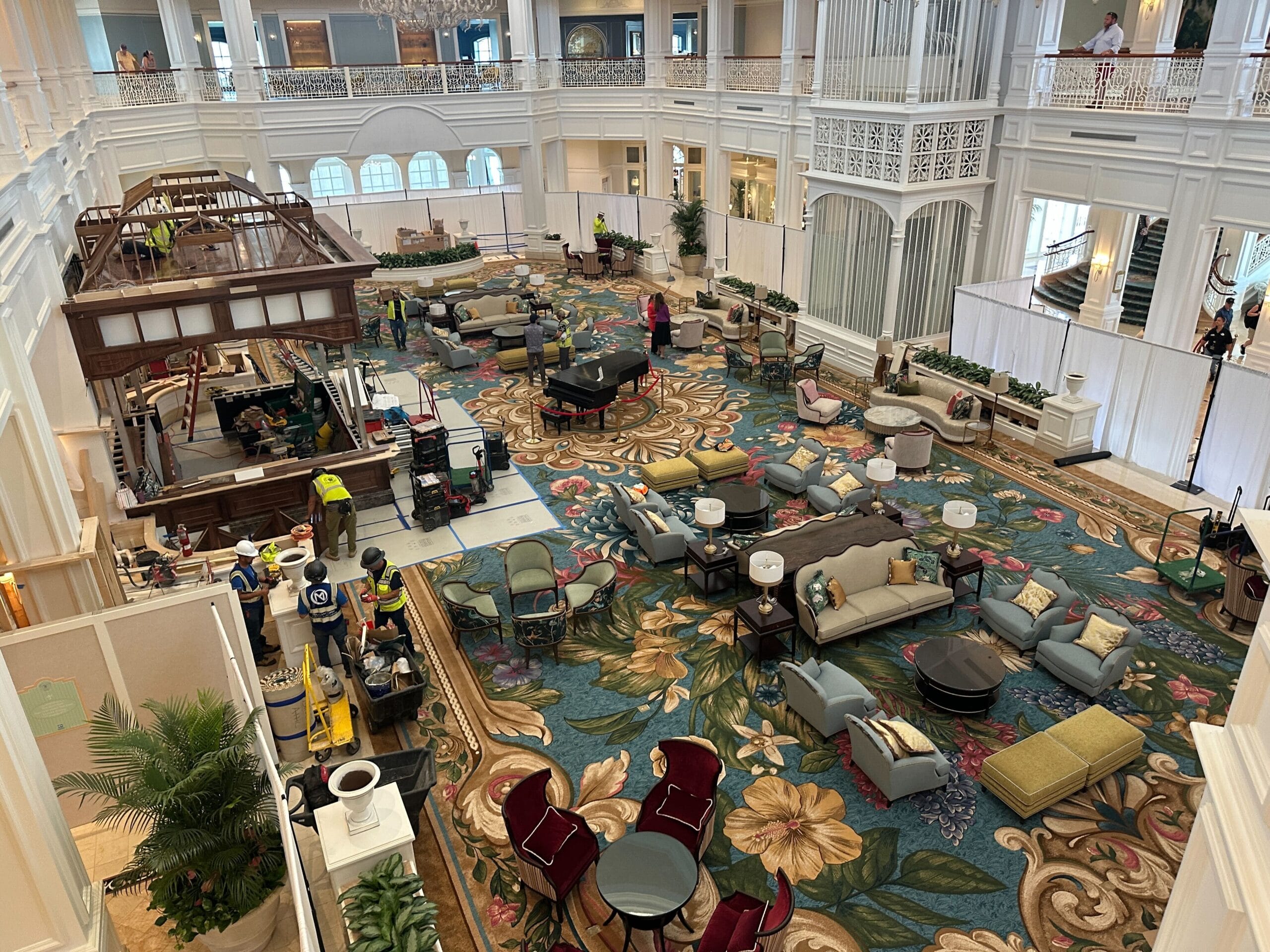wdw-grand-floridian-lobby-furniture-10.10.25-7744