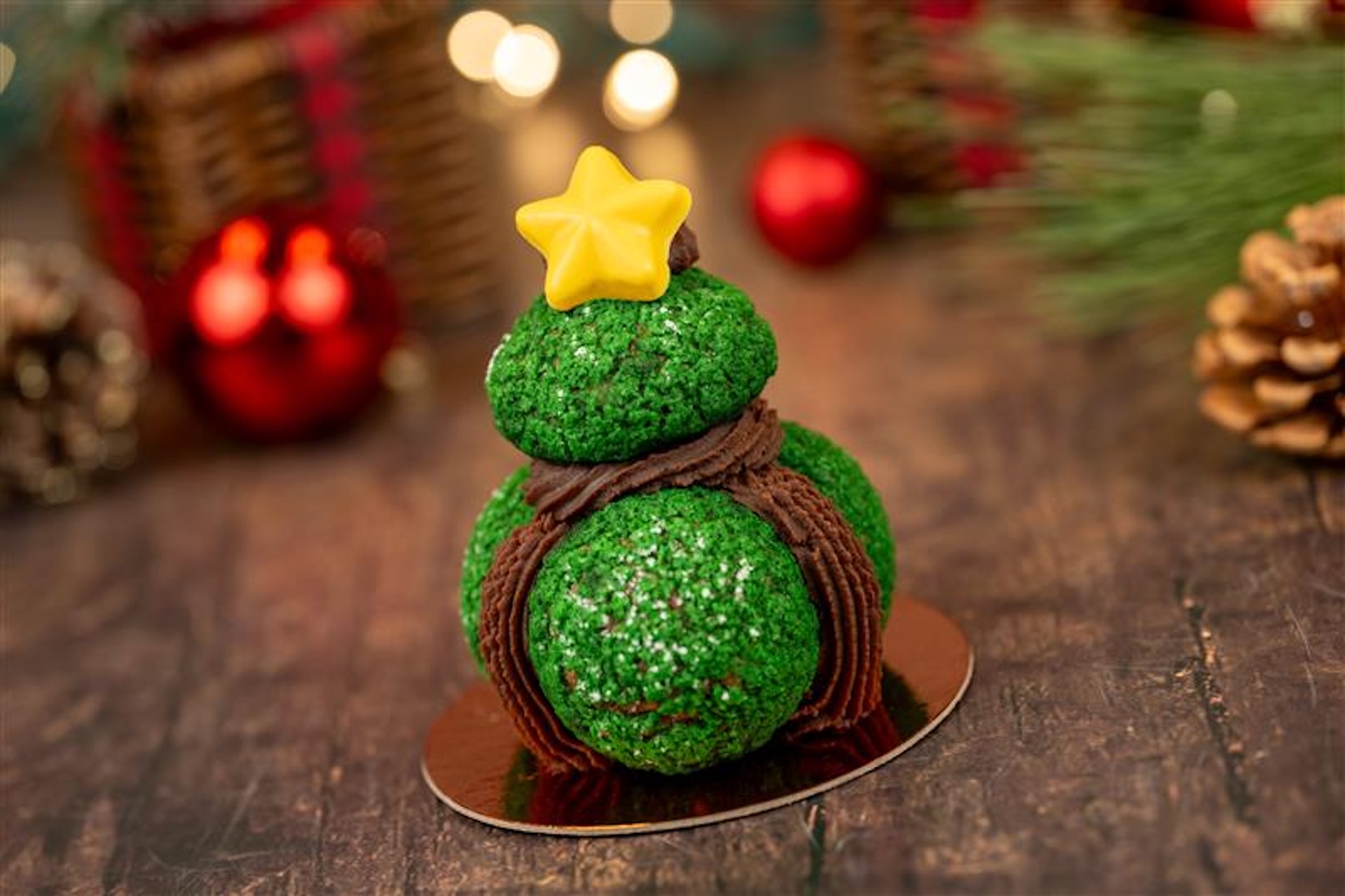 Christmas Tree Croquembouche