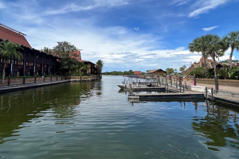 Disneys-Polynesian-Villas-Marina