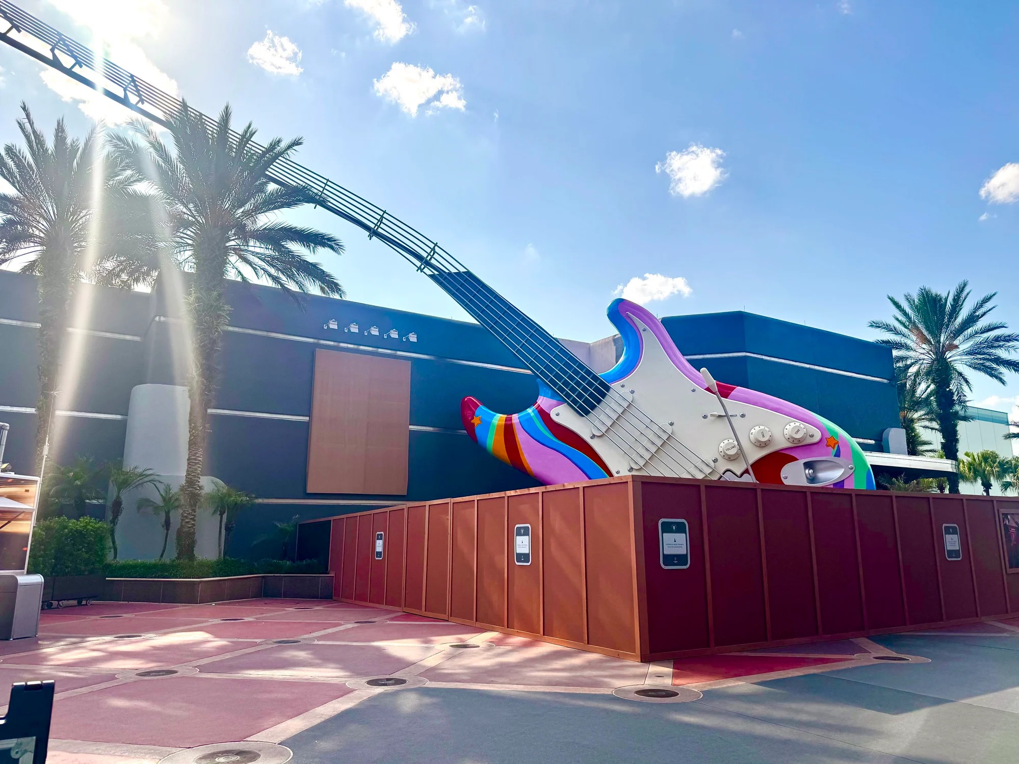 rock-n-roller-coaster-construction_apr-29_chloe-8
