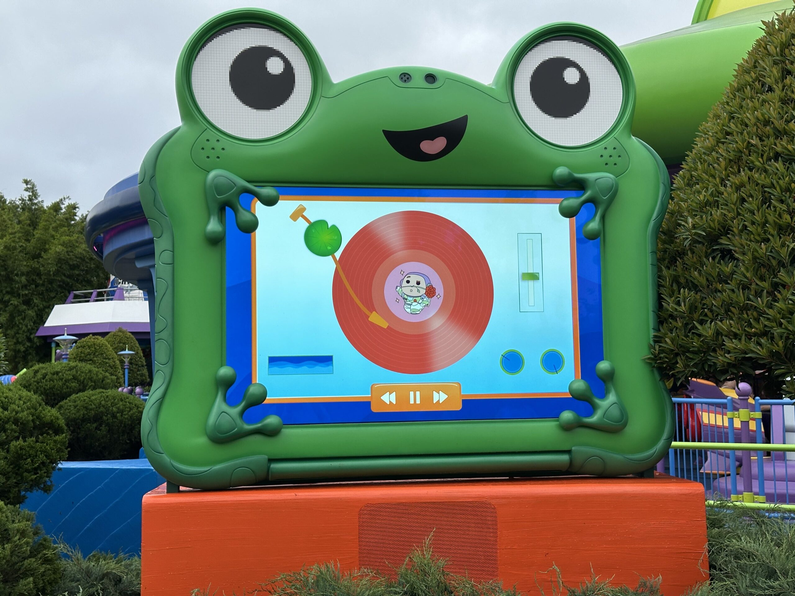 wdw-dhs-lilypad-7237-scaled